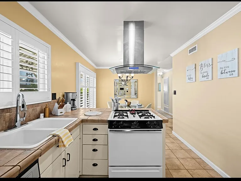 1449 W Lory Ave — Photo 5