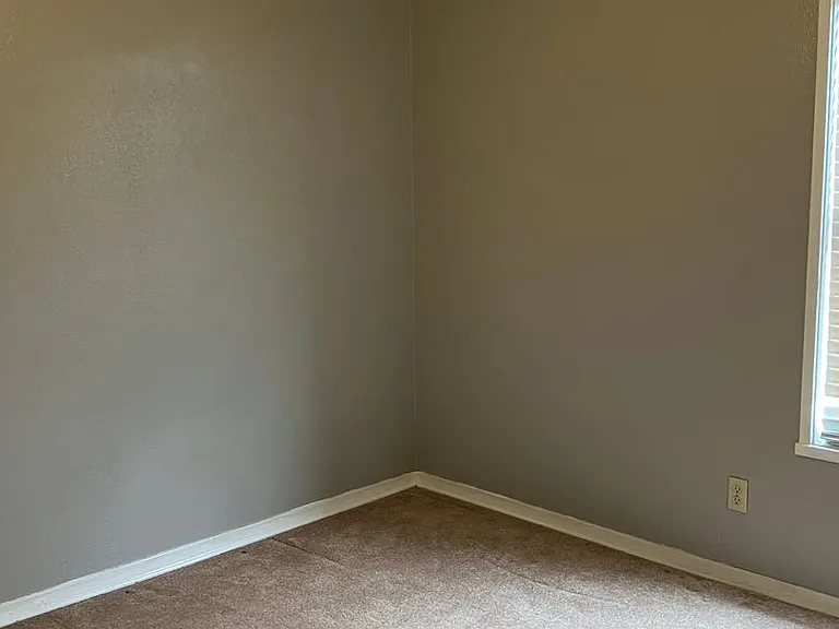 818 Willow Dr — Photo 9
