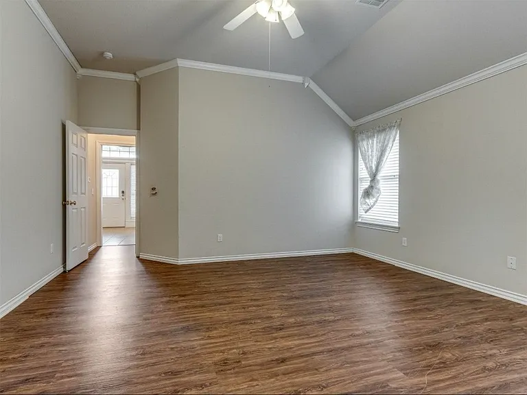 16605 Farmington Way — Photo 7