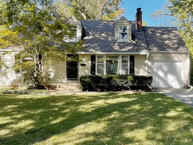 7318 Rosewood St — Photo 1