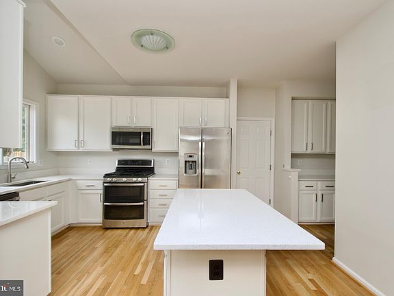 4th image of 6507 John Thomas Dr