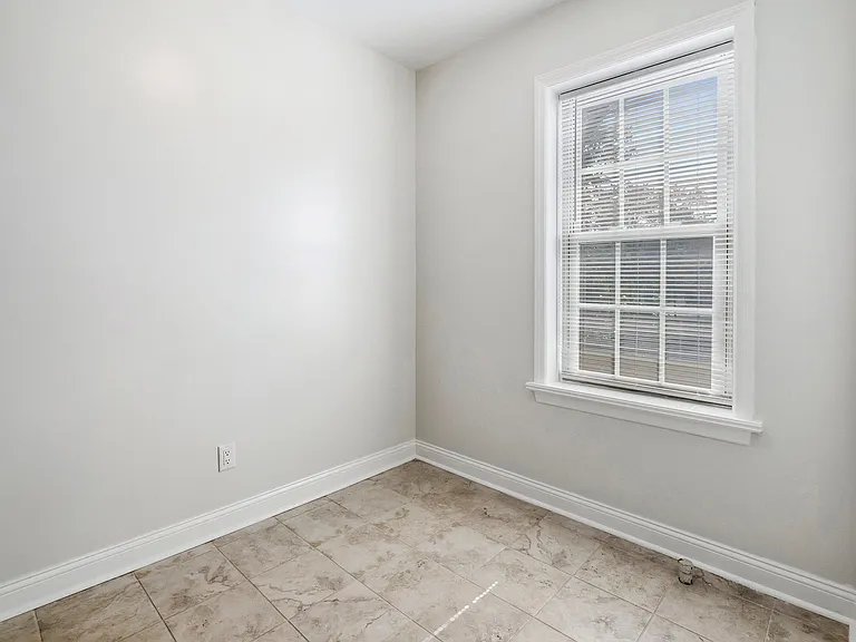 64 Park Apartments — Photo 10