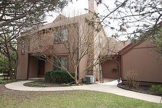 2nd image of 1474 Fairfax Ln