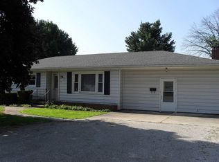 15 E Clark St, Flora, IN 46929