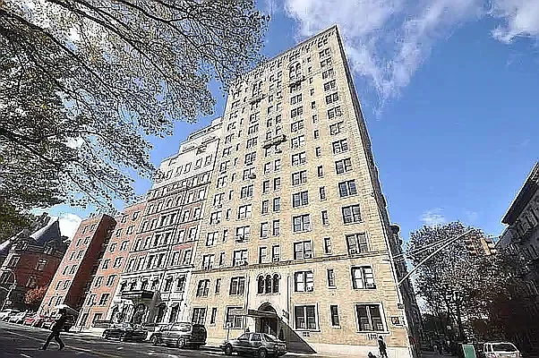 Rented by Buchbinder & Warren | media 6