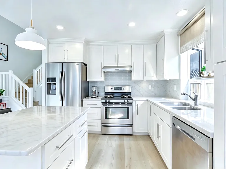 1654 Wyndham Dr — Photo 10