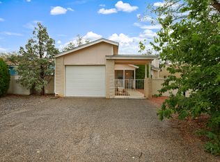 166 Coral Dr NE, Rio Rancho, NM 87124