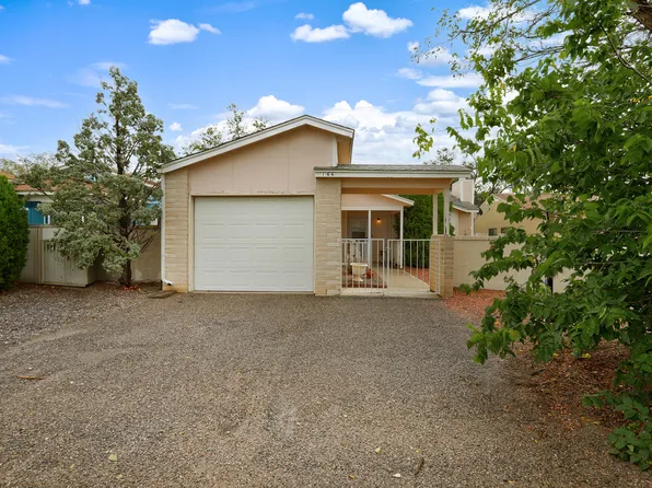 166 Coral Dr NE, Rio Rancho, NM 87124