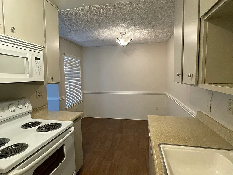 2816 O St #A — Photo 5