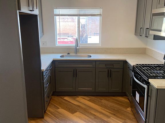 3rd image of 1720 N Harvard Blvd APT 29
