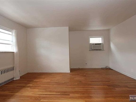 4th image of 417 Jersey Ave