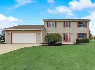 N607 North Ave, Oconomowoc, WI 53066