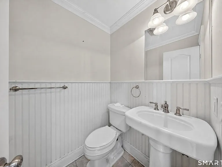 88 Maple Tree Ave #E — Photo 8