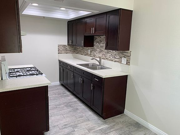 3rd image of 928 S Cypress Ave #6