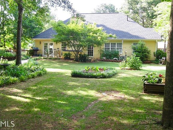 3rd image of 3589 Cherry Creek Dr SE