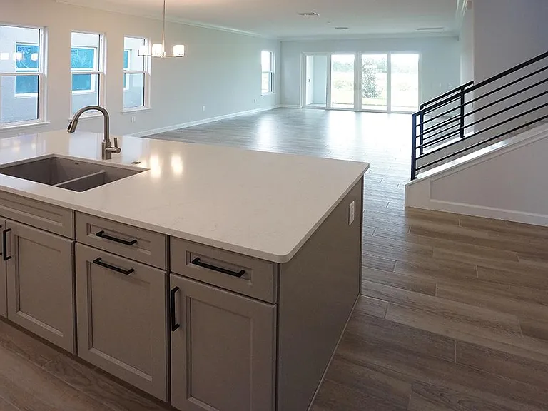 Huge Island for entertaining