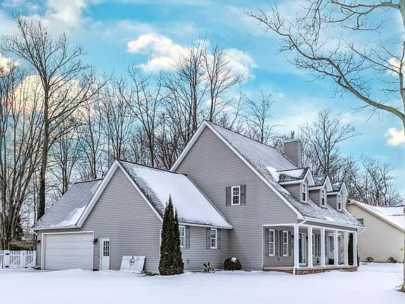 2nd image of 1875 Julie Anne Ln
