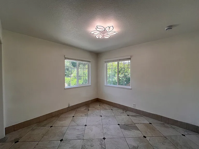 912 Yosemite Ln — Photo 20