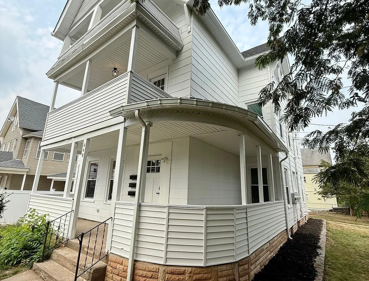 3 bed, 3112 sqft, $2,100 — Photo 3
