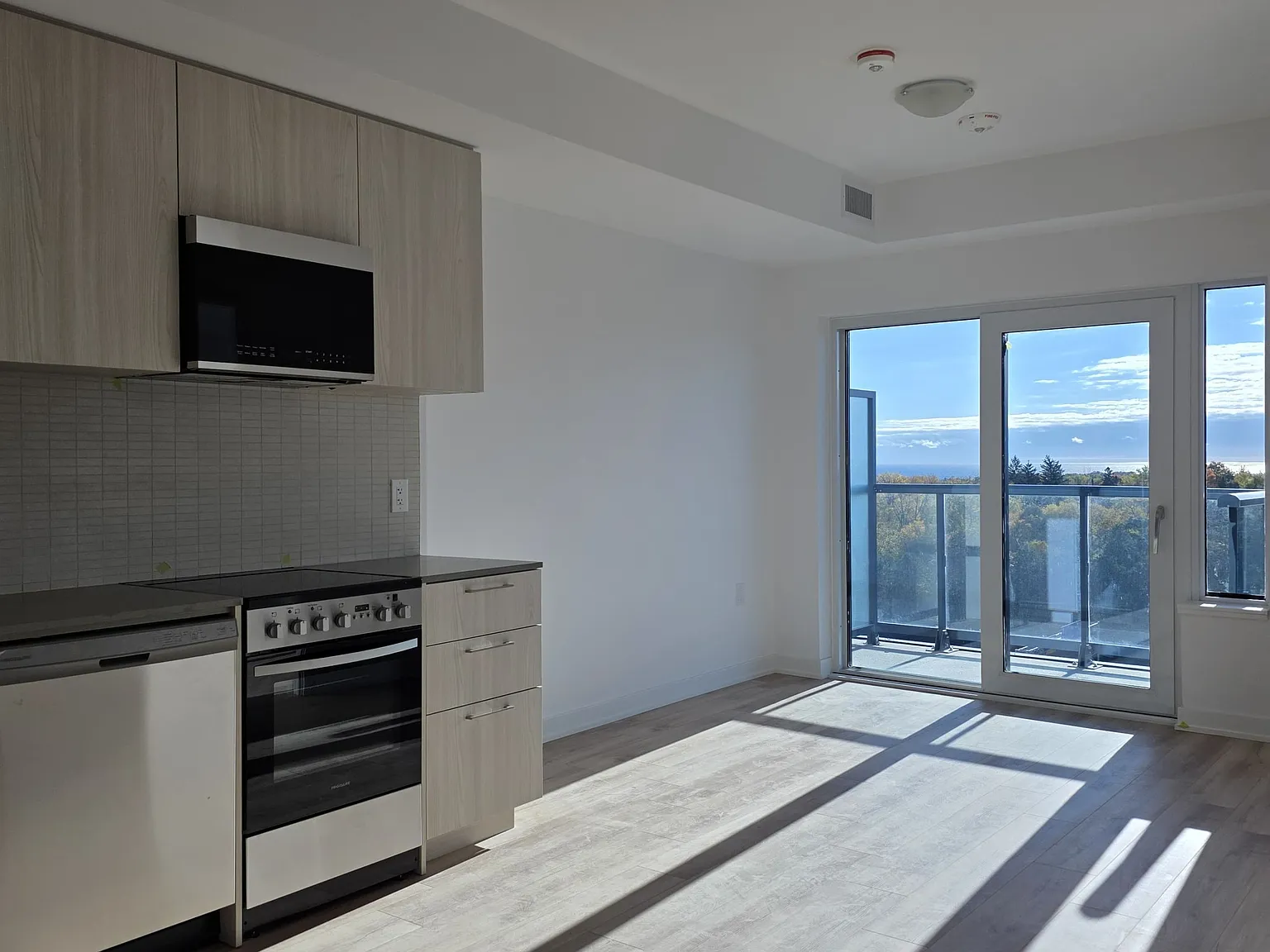 2 bed, $2,600 — Photo 2