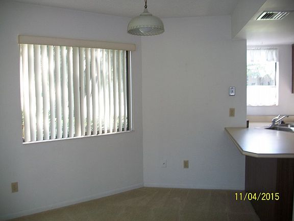 5th image of 17 Oxford Ln