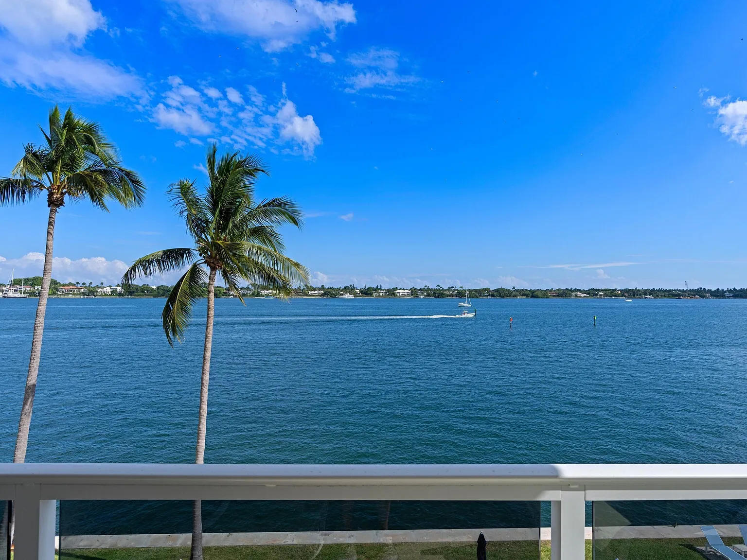 3 bed, 3.0 bath, 2063 sqft, $6,500 — Photo 2
