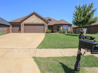2306 SW Cadwell Ave, Bentonville, AR 72712