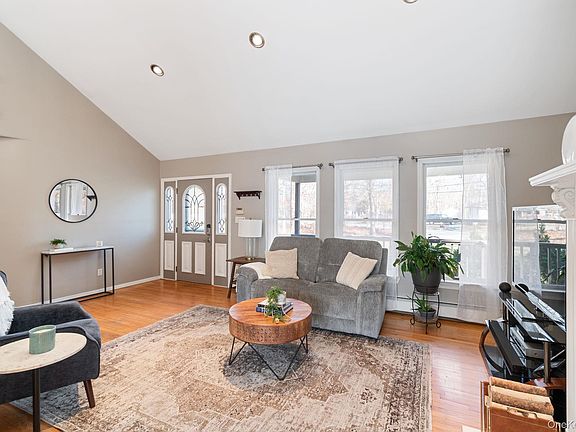 5th image of 142 Gerard Road