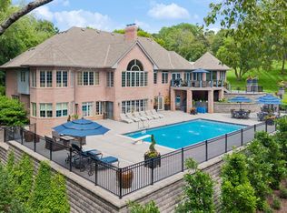300 Salem Church Rd, Sunfish Lake, MN 55118