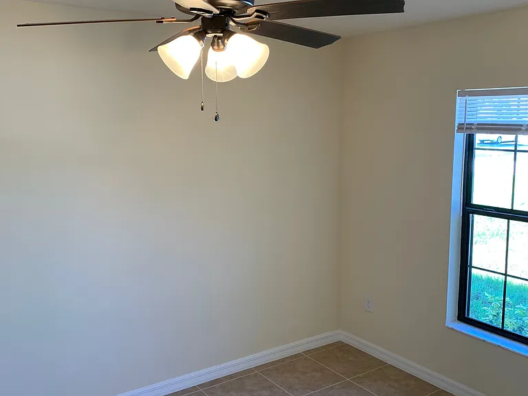 3827 SW 8th Ct — Photo 16