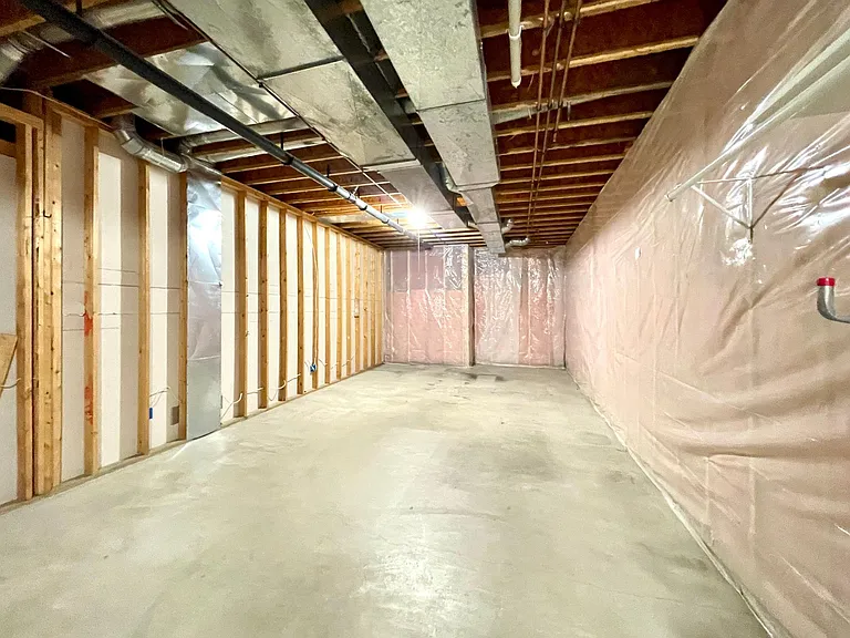 640 S Park Ct — Photo 31