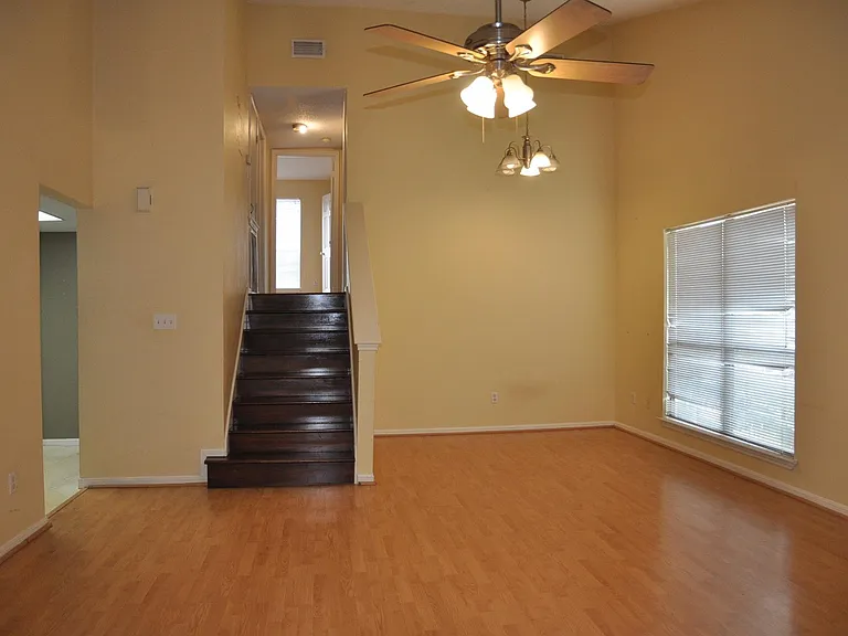 3754 Tanglewilde St #C16 — Photo 8