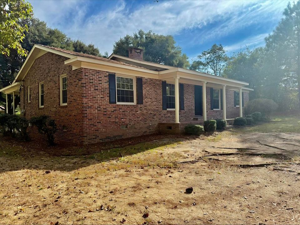 1st image of 2655 Cordova Rd