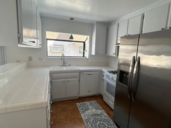 26022 Alizia Canyon Dr Unit D, Calabasas, CA 91302