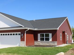 1320 Kettle Dr, Kewaskum, WI 53040