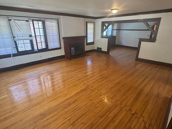 5th image of 3237 Sheridan Ave N