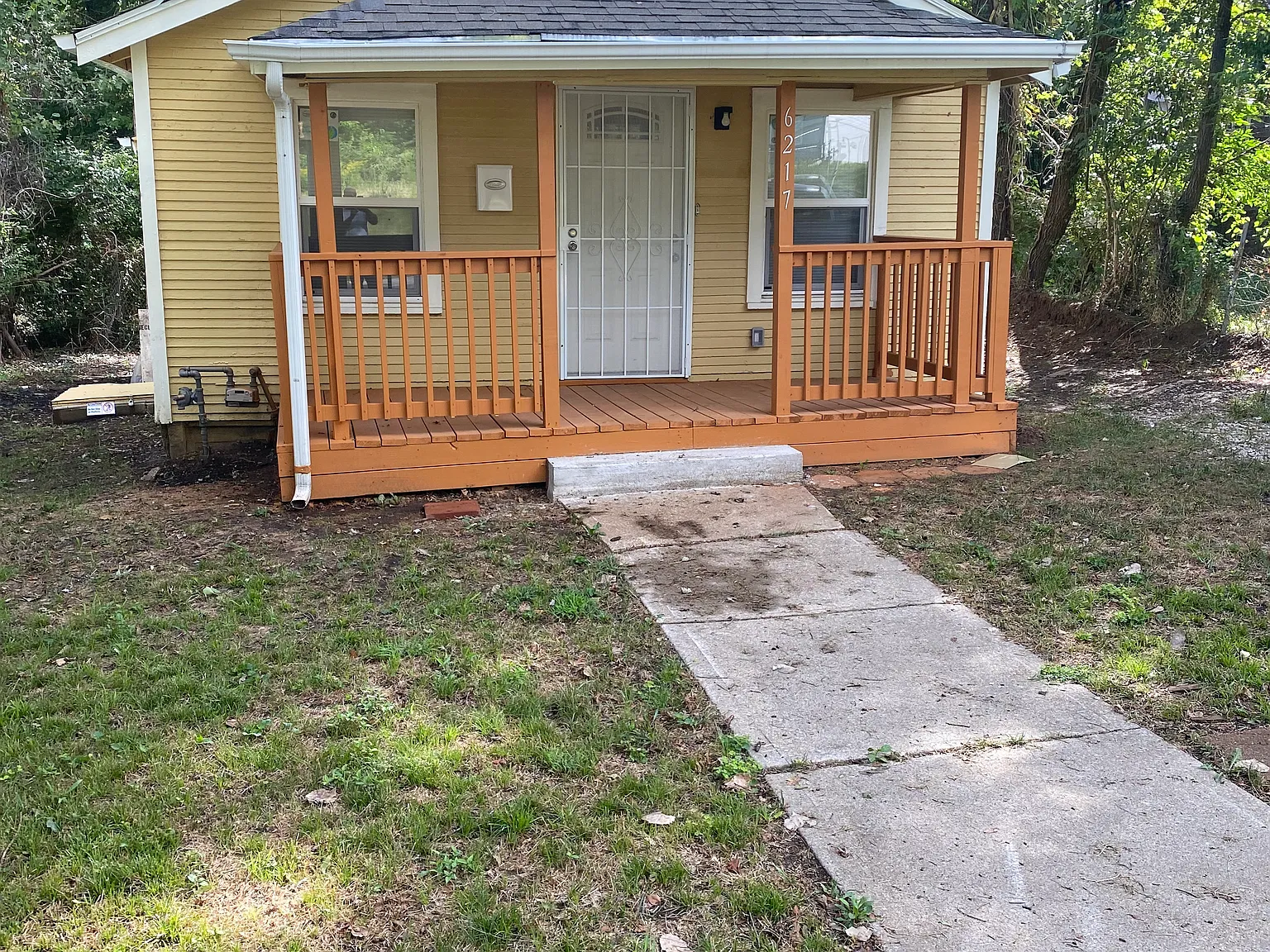 2 bed, 500 sqft, $900 — Photo 1