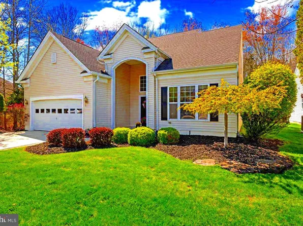 130 Lowell Dr, Marlton, NJ 08053