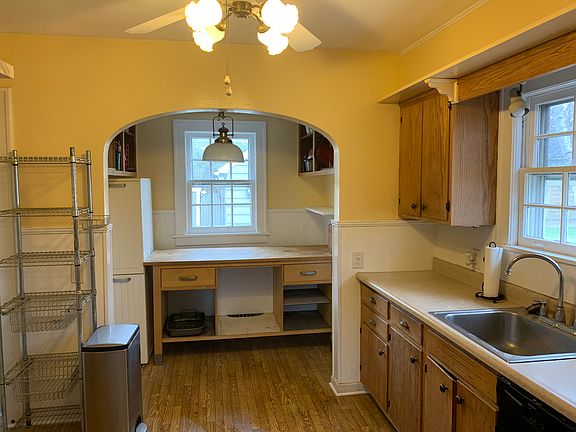 5th image of 55 Crary Ave