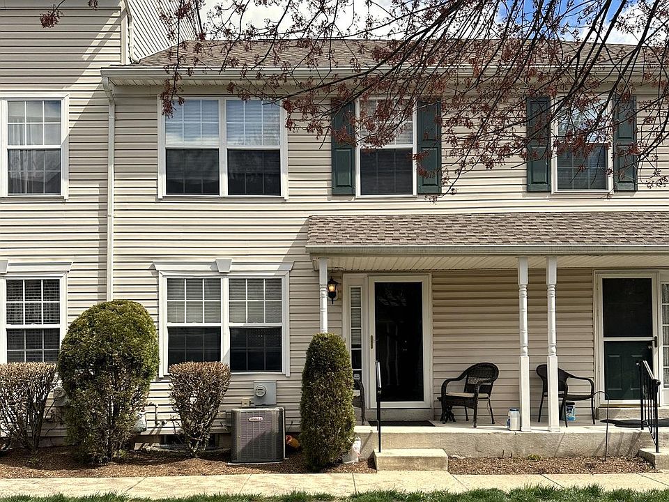 1st image of 3008 Creekside Ct