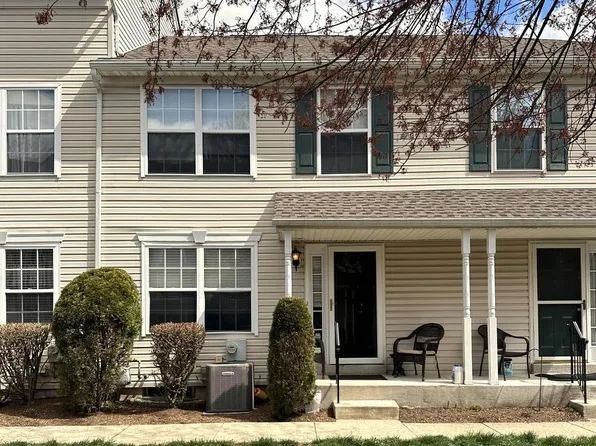 3008 Creekside Ct, Warrington, PA 18976