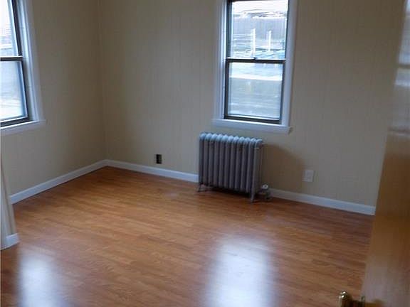 3rd image of 144 Elmdale Ave