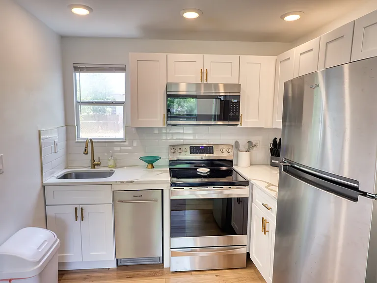 510 15th Ave S #1 — Photo 5