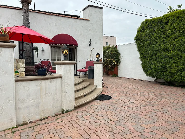 3326 E Vista St — Photo 3