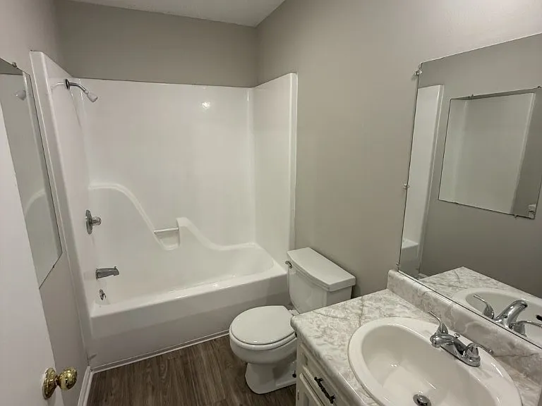 360 Creekwood Ct #B — Photo 20