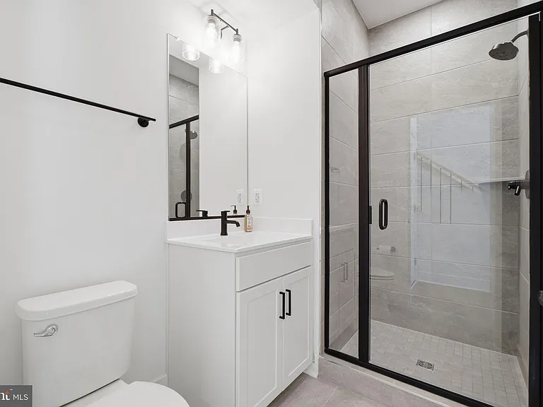10235 Dalmatian St — Photo 23
