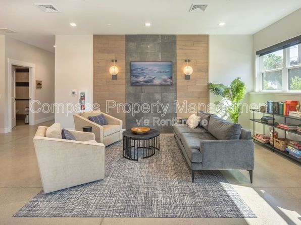 3233 Prospect St #102