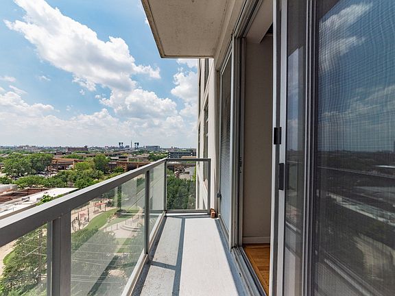 2nd image of 1620 S Michigan Ave Unit 825