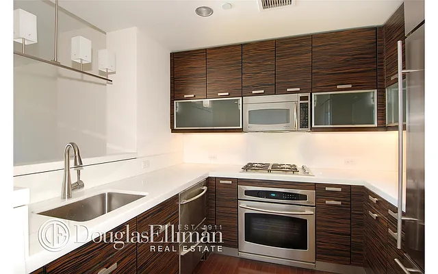 Rented by Douglas Elliman | media 33