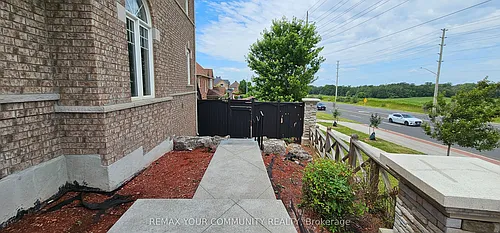 46 Courtland Cres #BASEMENT Photo 1